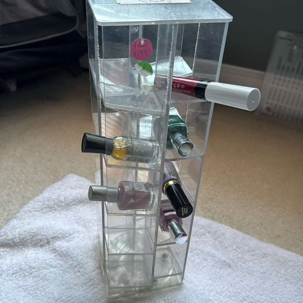 Nails polish 20 space organization